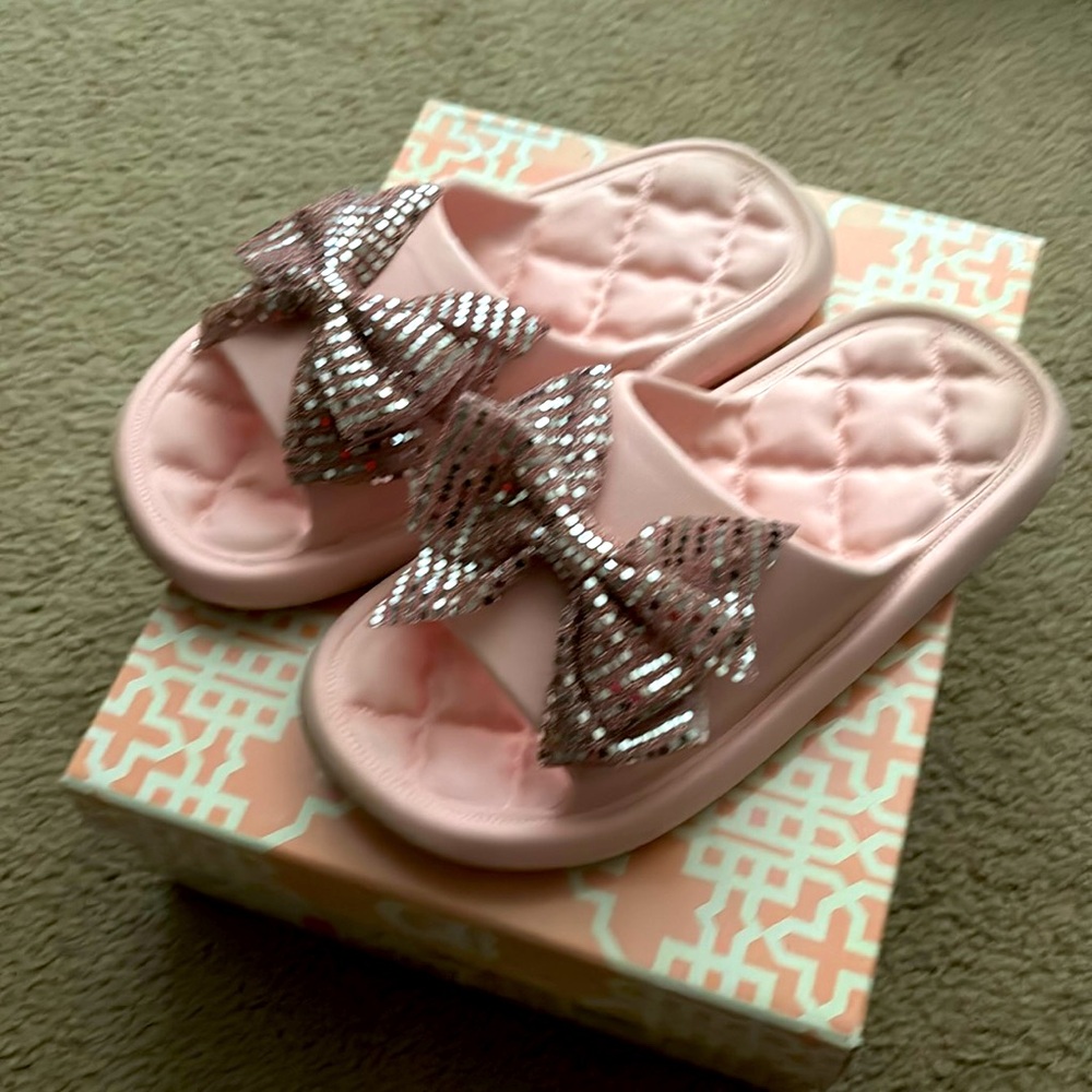 Pink confortable 9.5-10 run small